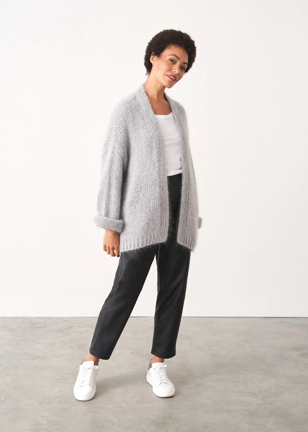 DINA CHUNKY KNIT CARDIGAN - PALE GREY