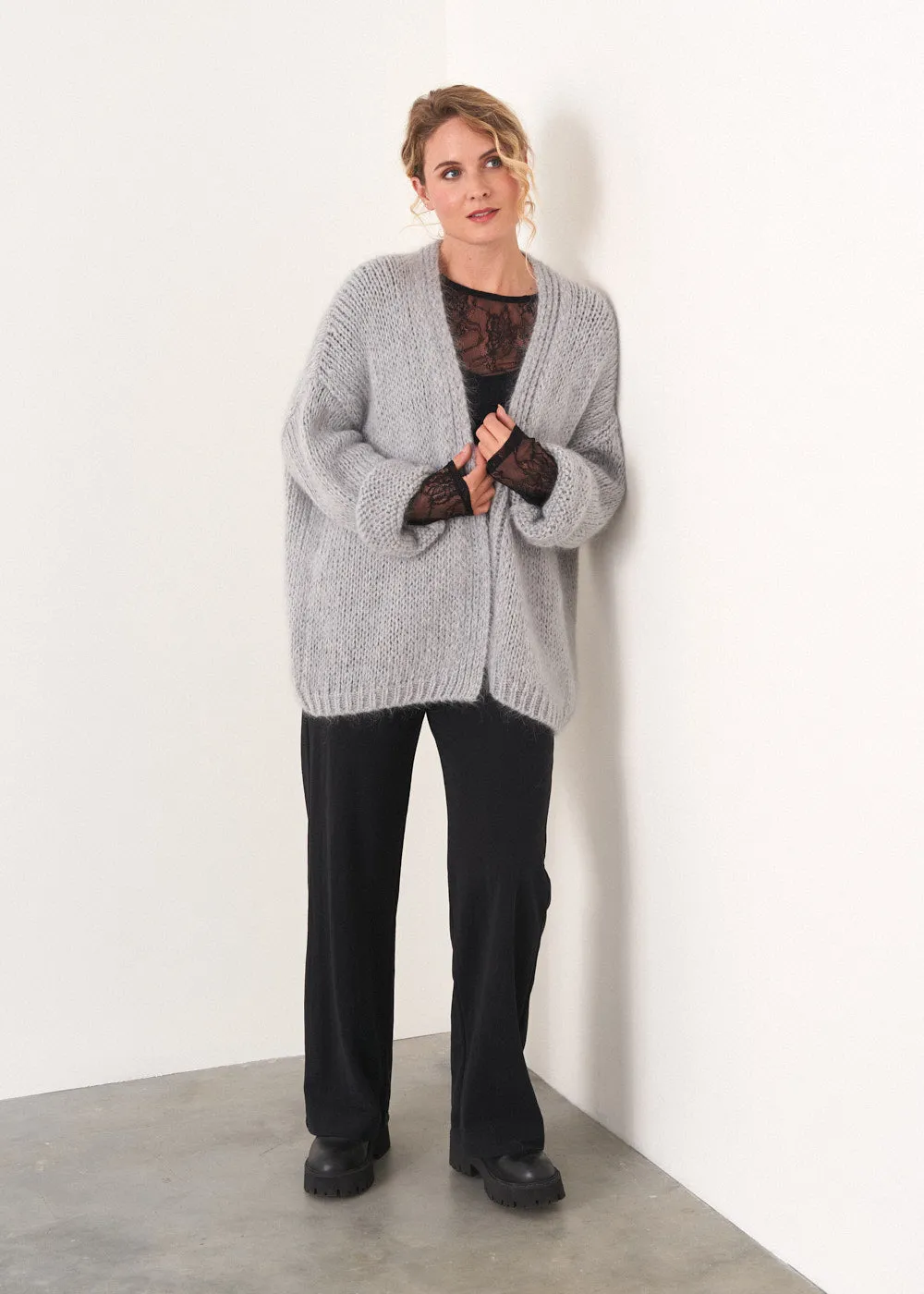 DINA CHUNKY KNIT CARDIGAN - PALE GREY