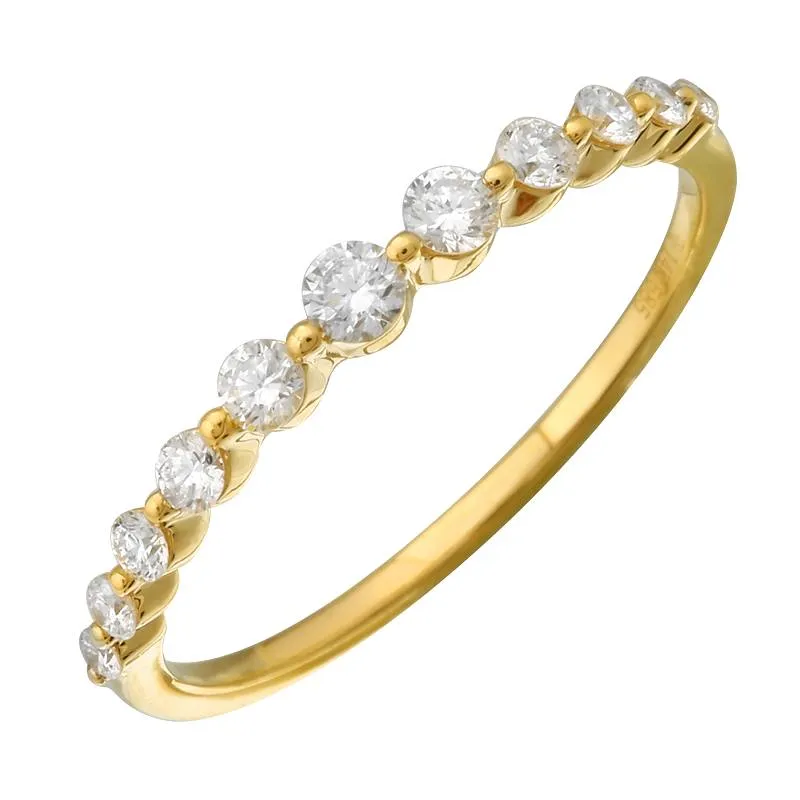 Graduated Round Diamonds Ring